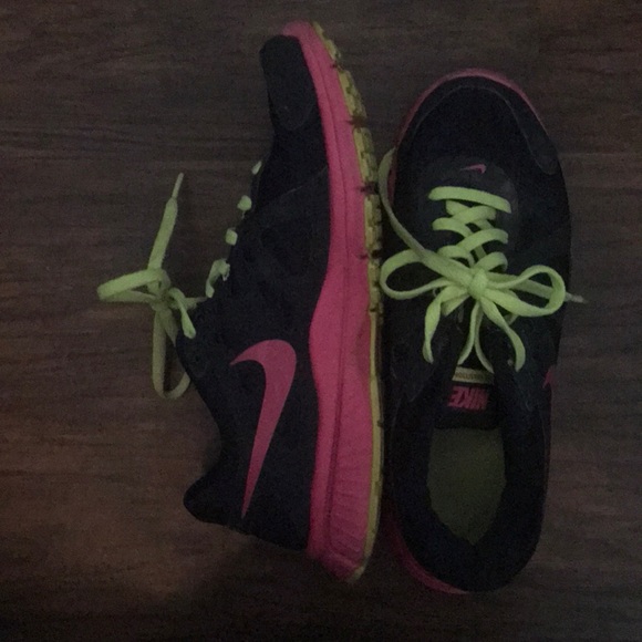 Nike Running Shoes - Picture 2 of 6